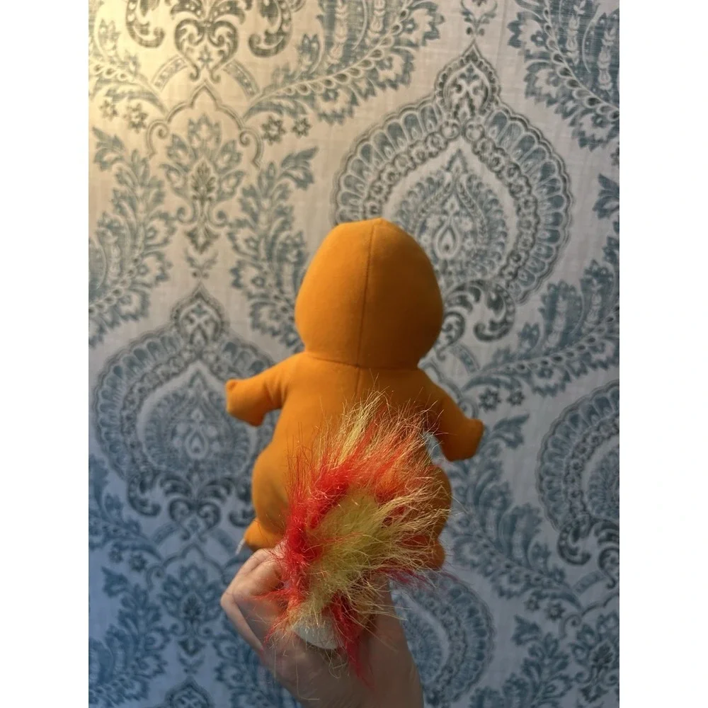Charmander Pokemon Medium‎ 10